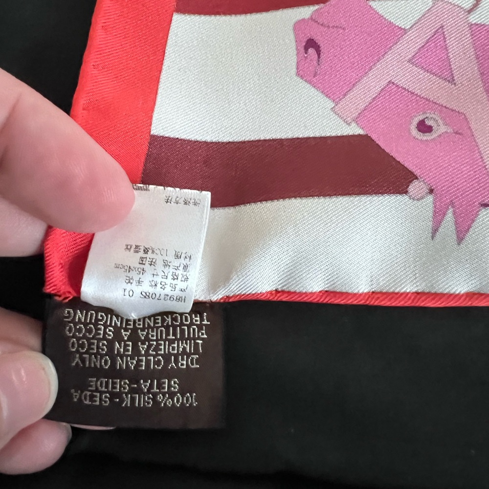 Hermès Paris silk scarf (approx. 16” x 16”). - Picture 11 of 13